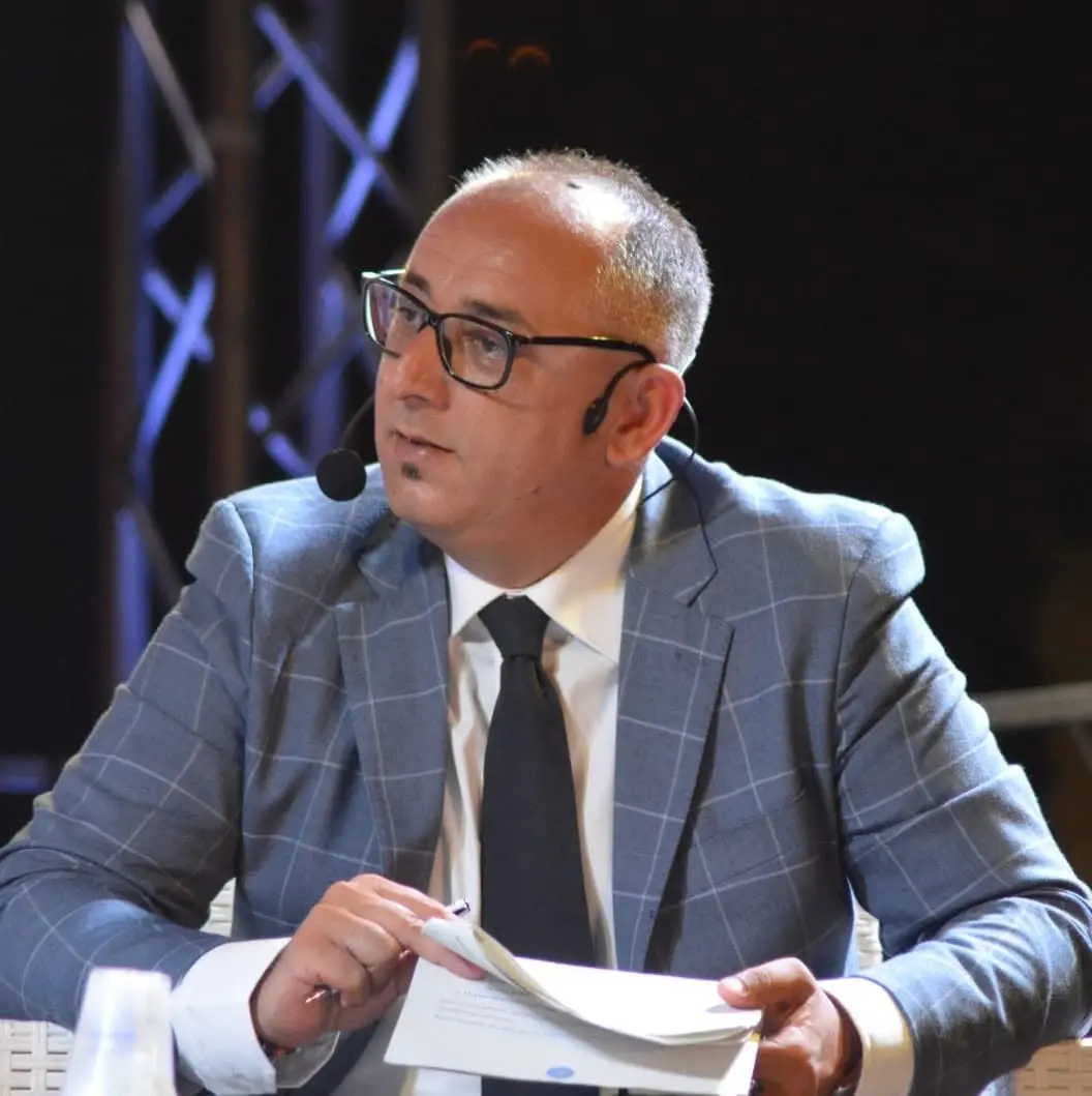 San Giovanni in Fiore, la denuncia del giornalista Francesco Oliverio: «Aggredito dal sindaco Barile»\n