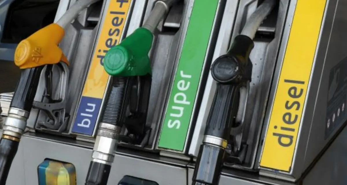 Crotone, istituita task force contro le speculazioni sui prezzi di carburanti e alimenti\n