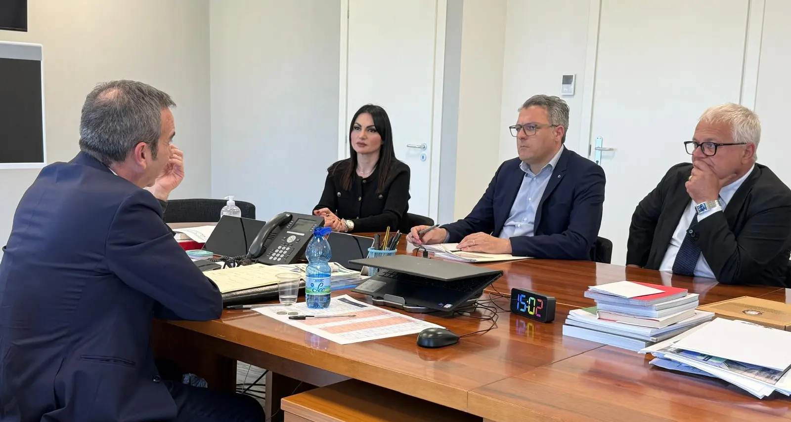 Vertenza Konecta, convocato il tavolo al Mimit: confronto sul futuro di 700 lavoratori\n