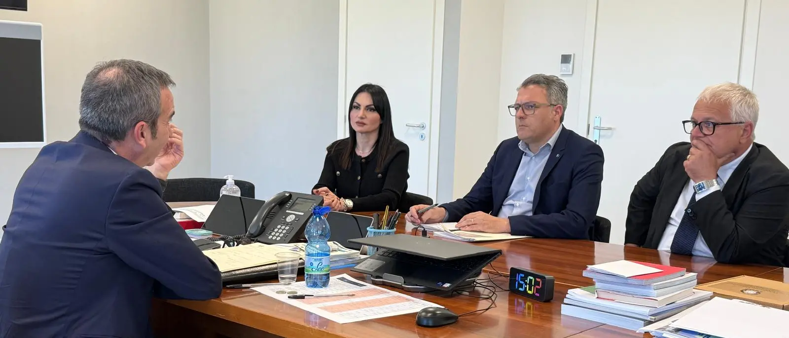 Vertenza Konecta, convocato il tavolo al Mimit: confronto sul futuro di 700 lavoratori\n