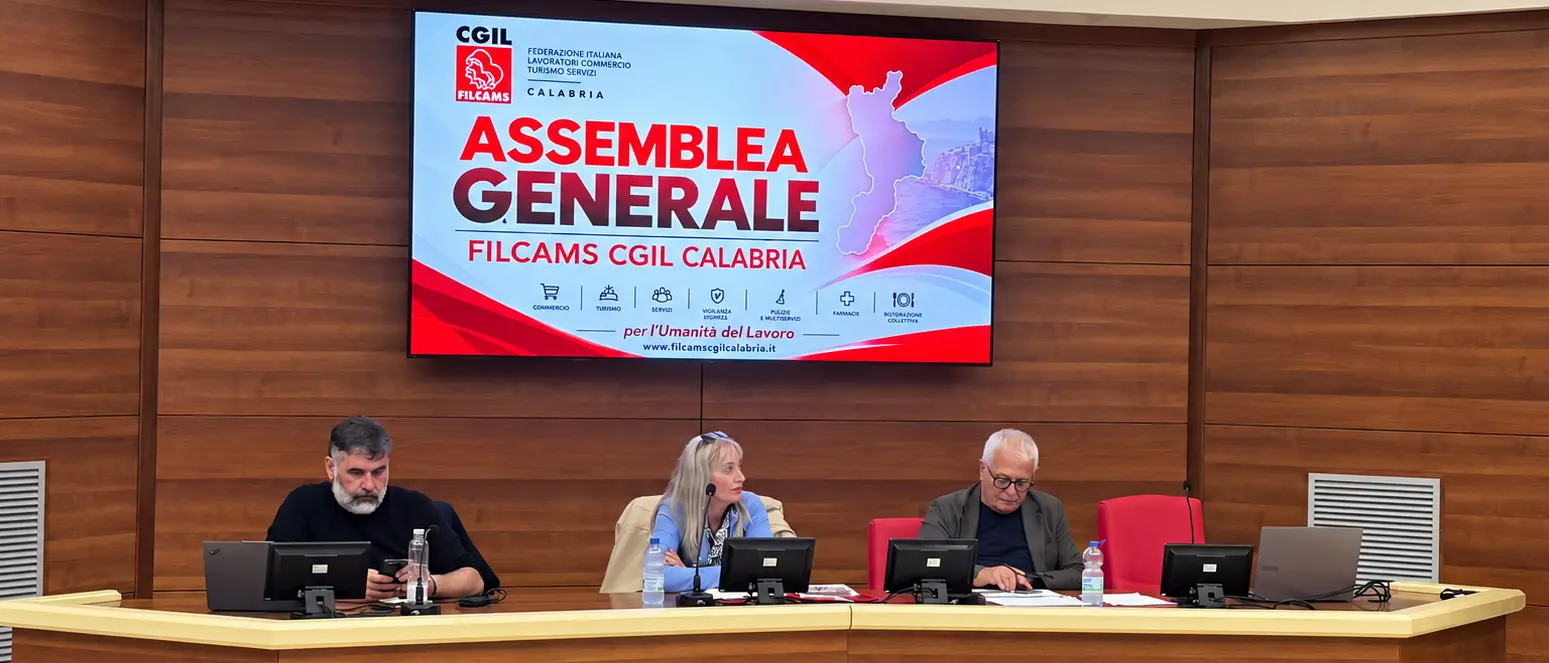 Cgil\u00A0e Filcams Calabria annunciano la mobilitazione regionale:\u00A0«La crisi non la paghino i lavoratori»\n