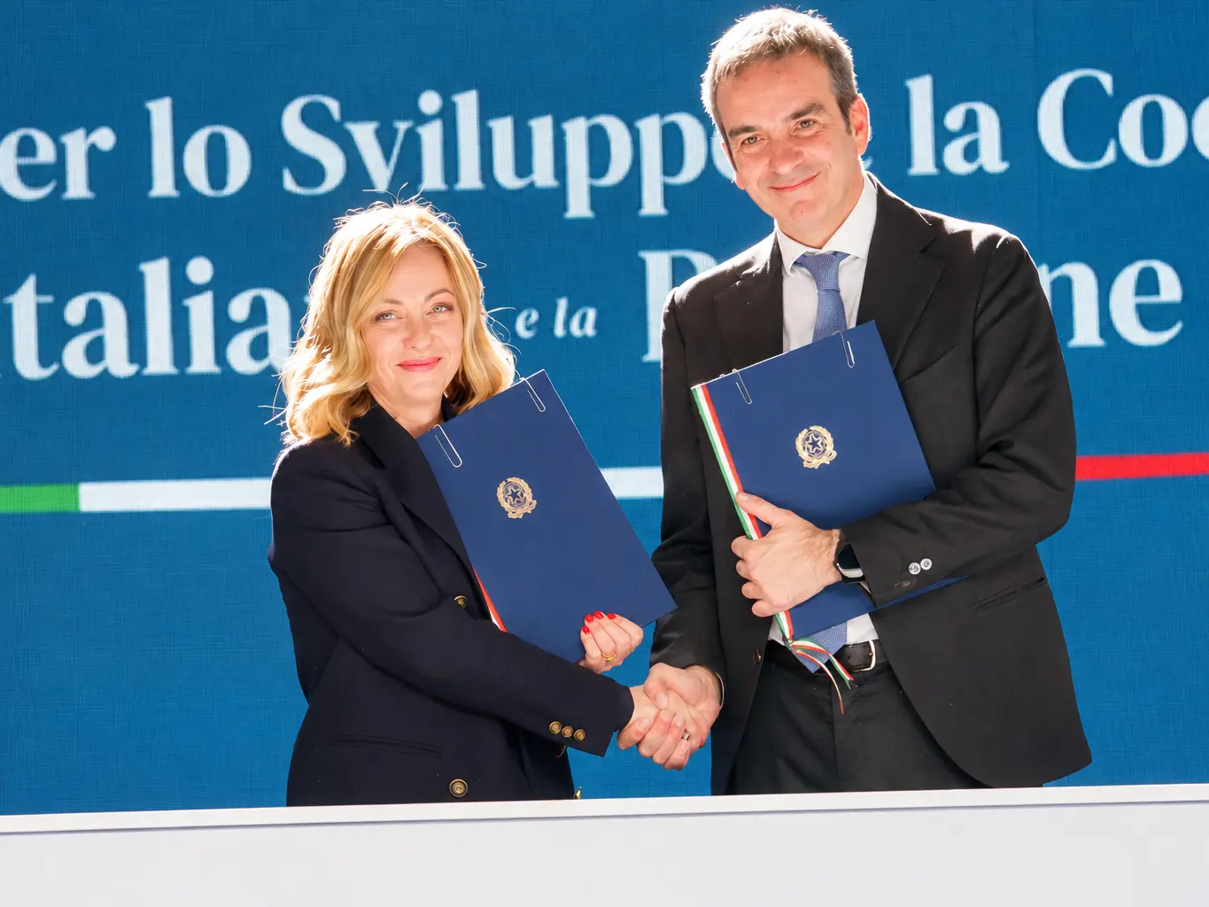 Colpo di scena in Calabria, Occhiuto al centro della svolta: i tir ripartono, Meloni riunisce il Governo. Ma il 27 sarà decisivo