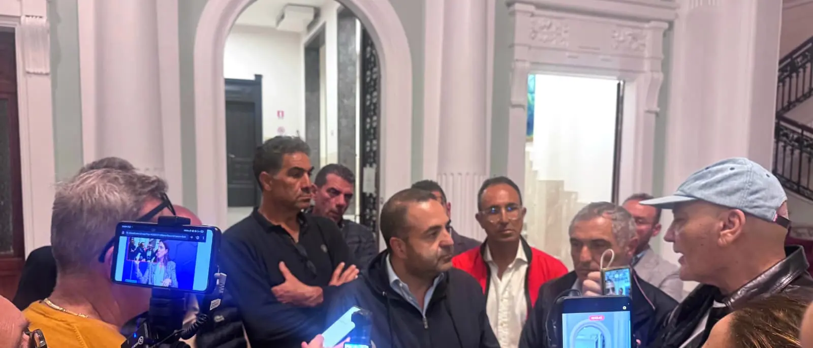 Caro carburanti, vertice in Prefettura a Reggio: Cannizzaro plaude al dialogo e ringrazia il prefetto\n