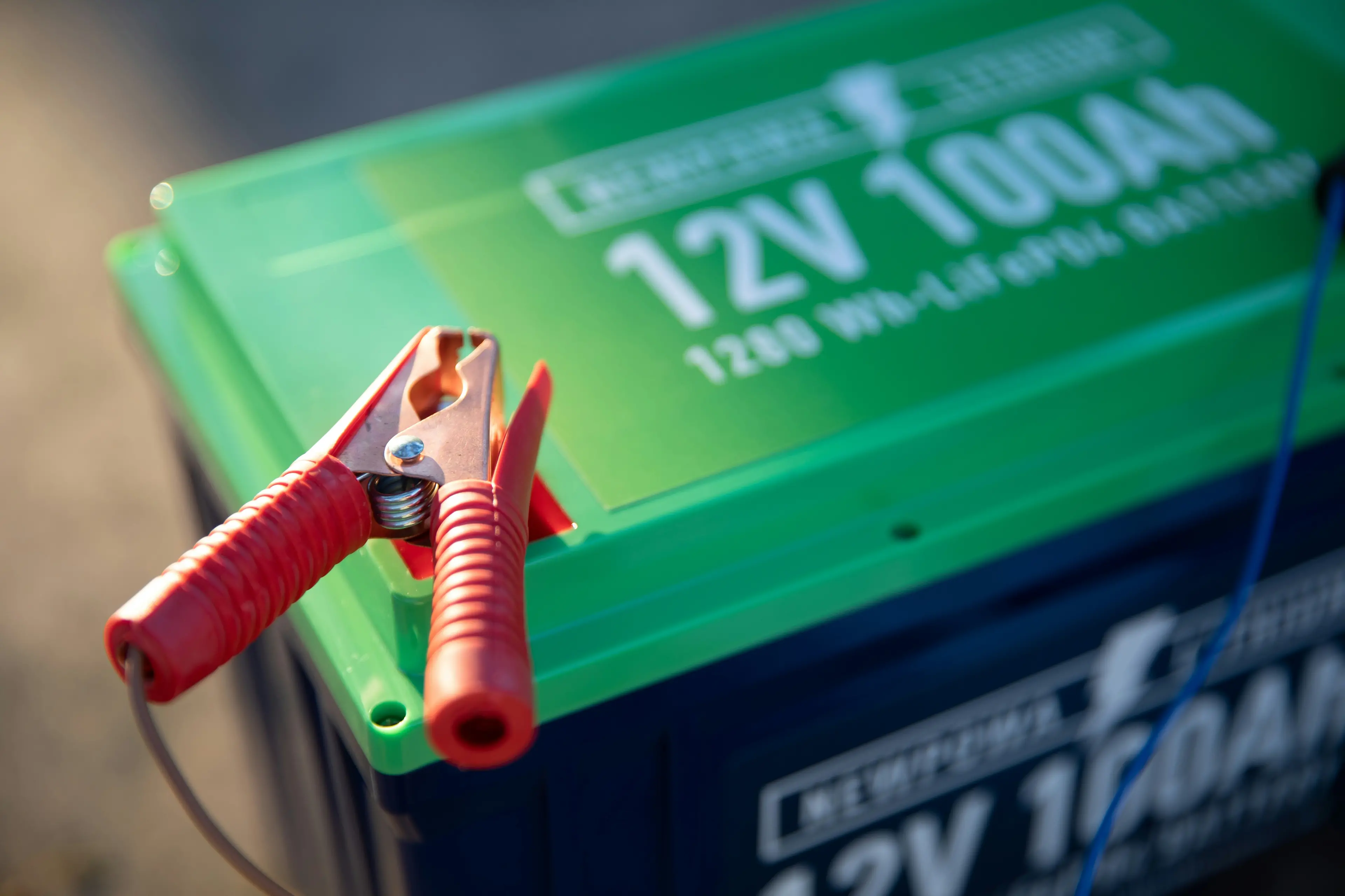 Perché la batteria cede al primo freddo e come ripartire in sicurezza\n