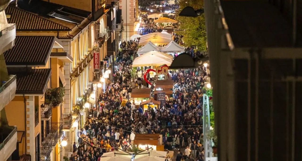 Festa del cioccolato a Cosenza, giovedì il taglio del nastro: quattro giorni di gusto, artigianato e grandi protagonisti\n