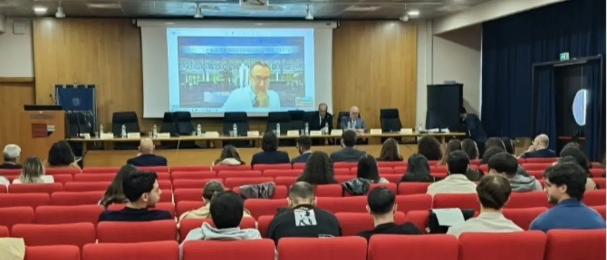 Carenza di medicinali e vendite illegali, confronto all’Università della Calabria\n