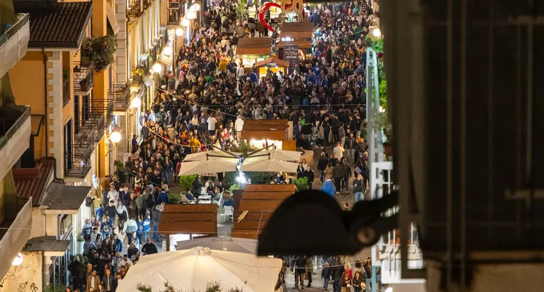 Al via la Festa del Cioccolato di Cosenza: quattro giorni di gusto, artigianato e grandi protagonisti\n