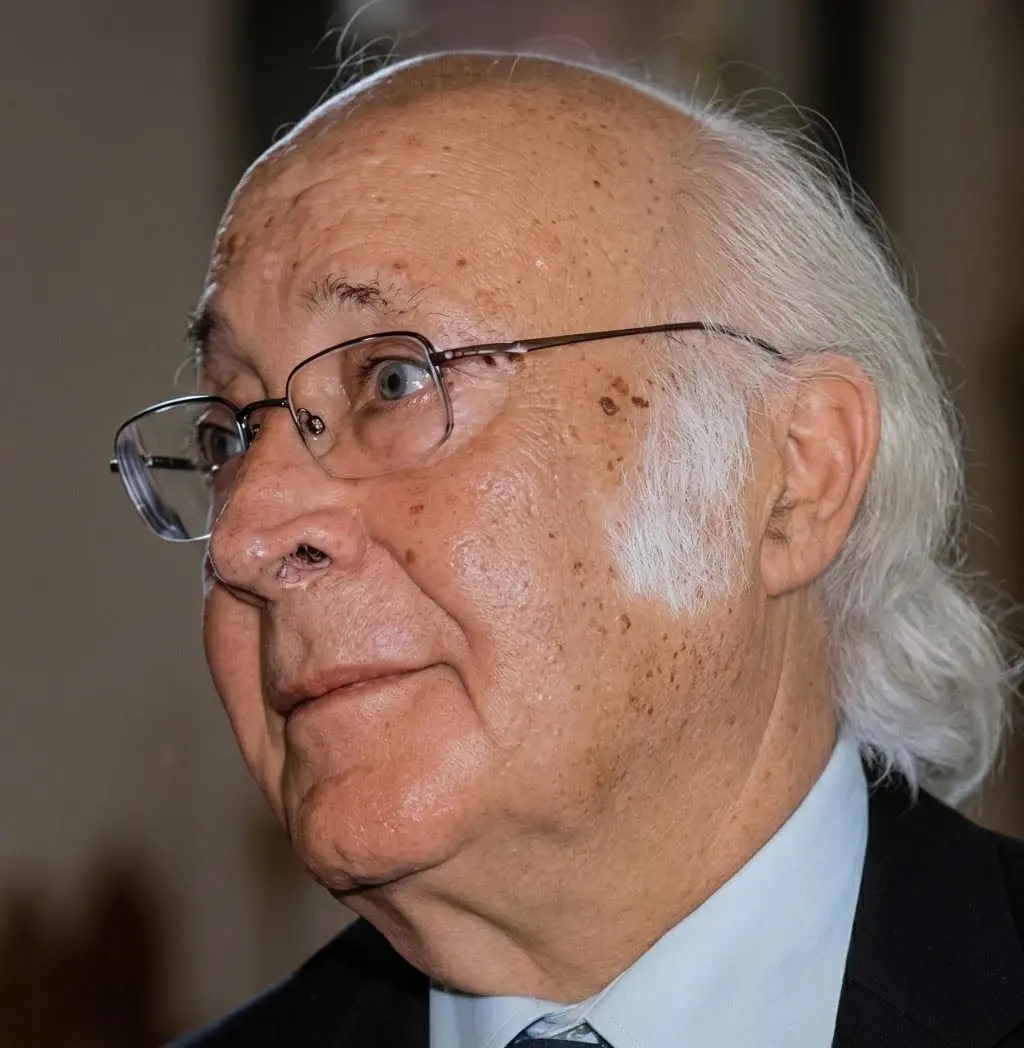 Addio a Domenico Sidio Bruno, il professore del “Fermi” di Cosenza: «Sarai per sempre il nostro Faro»\n