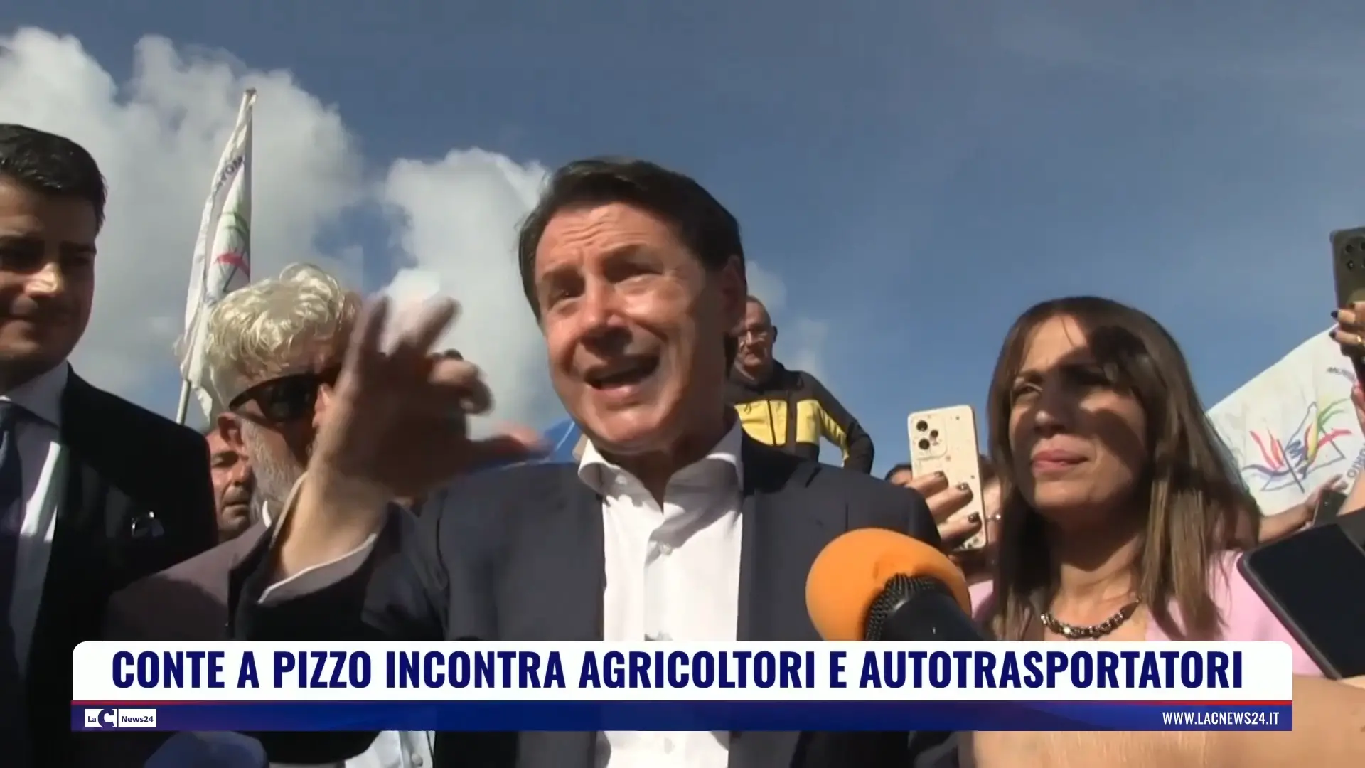 Conte a Pizzo incontra agricoltori e autotrasportatori