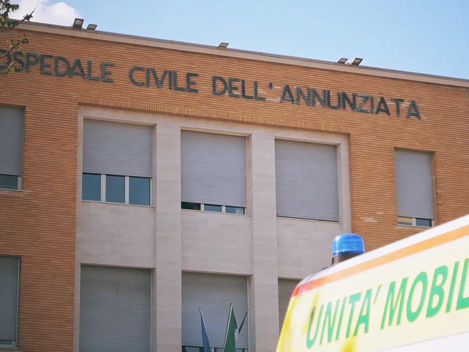 Damiano Pepe ricoverato a Cosenza ma non è in pericolo di vita. Nell’agguato uccisa la moglie 60enne