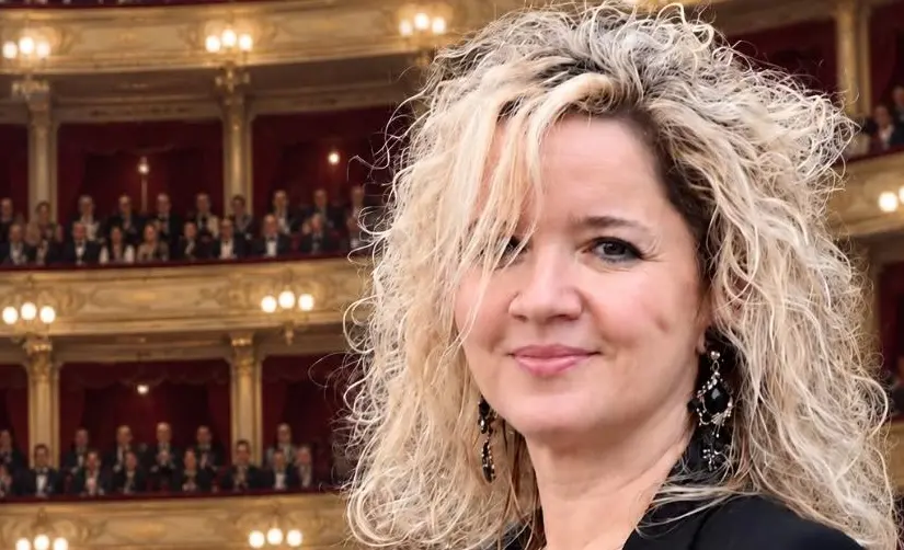 Cettina Nicolosi vola in Turchia: la direttrice d’orchestra calabrese protagonista su un palcoscenico internazionale\n