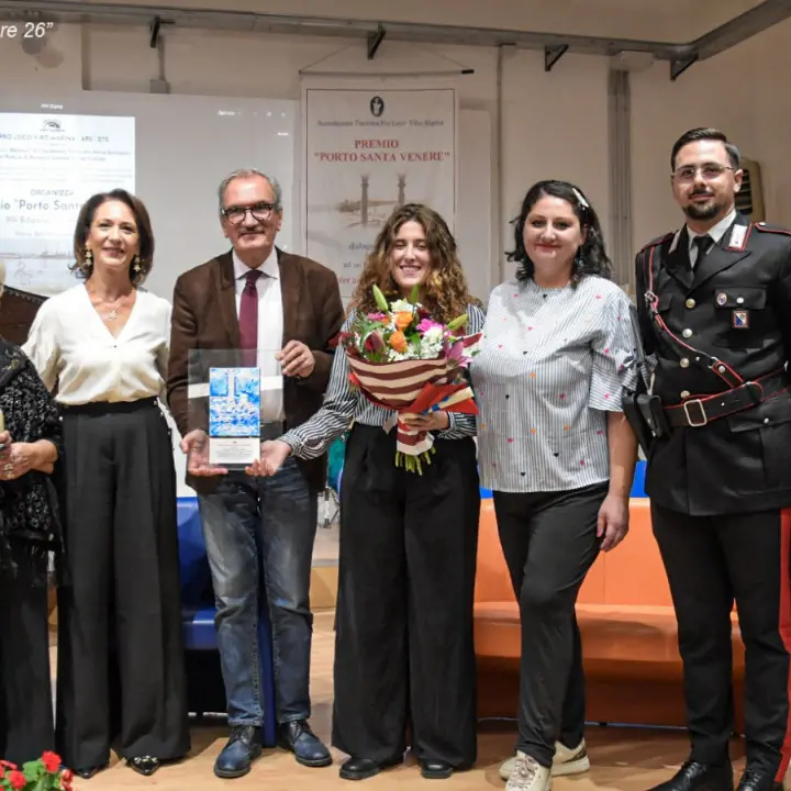 A Vibo Marina il \"Premio Porto Santa Venere\" celebra Giovanna Carnovale e Liliana Parisi, tra impegno civico e talento musicale\n