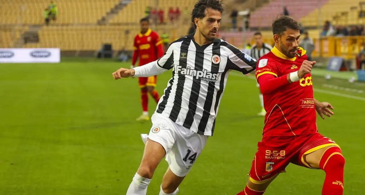 <p>Catanzaro, disfatta al Ceravolo: <span style=\"color:hsl(0, 75%, 60%);\">l’Ascoli travolge i giallorossi 6-1</span>, Gorgone a un passo dall’esonero</p>