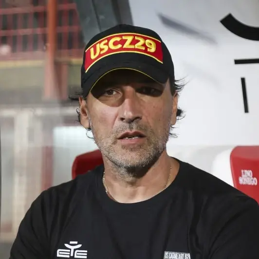 <p>Catanzaro, <span style=\"color:hsl(0,75%,60%);\">ufficiale l’esonero di Gorgone</span> dopo il pesante ko contro l’Ascoli: via anche lo staff tecnico</p>