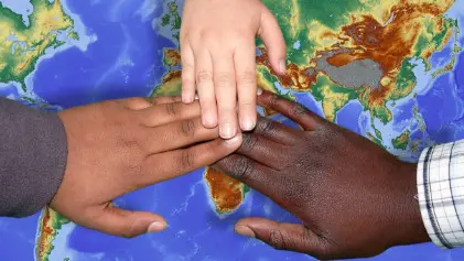 <p>I dati dell'immigrazione in Italia: boom di permessi per famiglia e università, <span style=\"color:hsl(0, 75%, 60%);\">crollano le domande di asilo</span></p>