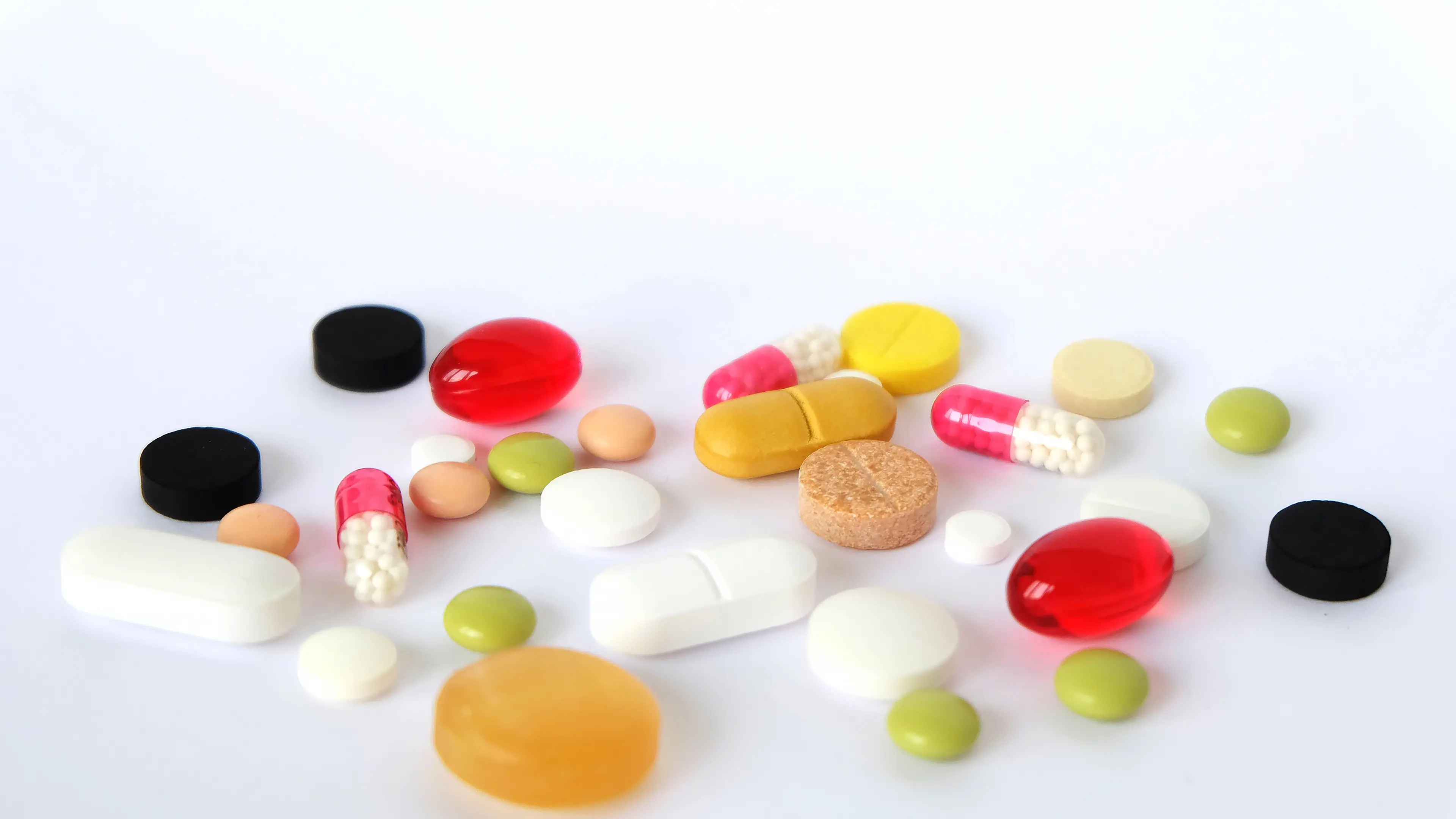<p>Tumori, i malati italiani <span style=\"color:hsl(0, 75%, 60%);\">rischiano di non avere i nuovi farmaci</span>: l’allarme dell’oncologo calabrese Giuseppe Curigliano</p>