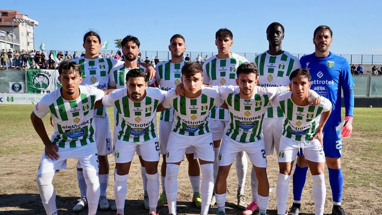 Vigor Lamezia, passo indietro dopo la vittoria: a Praia decide Petrone. Vargas non ci sta:\u00A0«Puniti per una sbavatura»\n