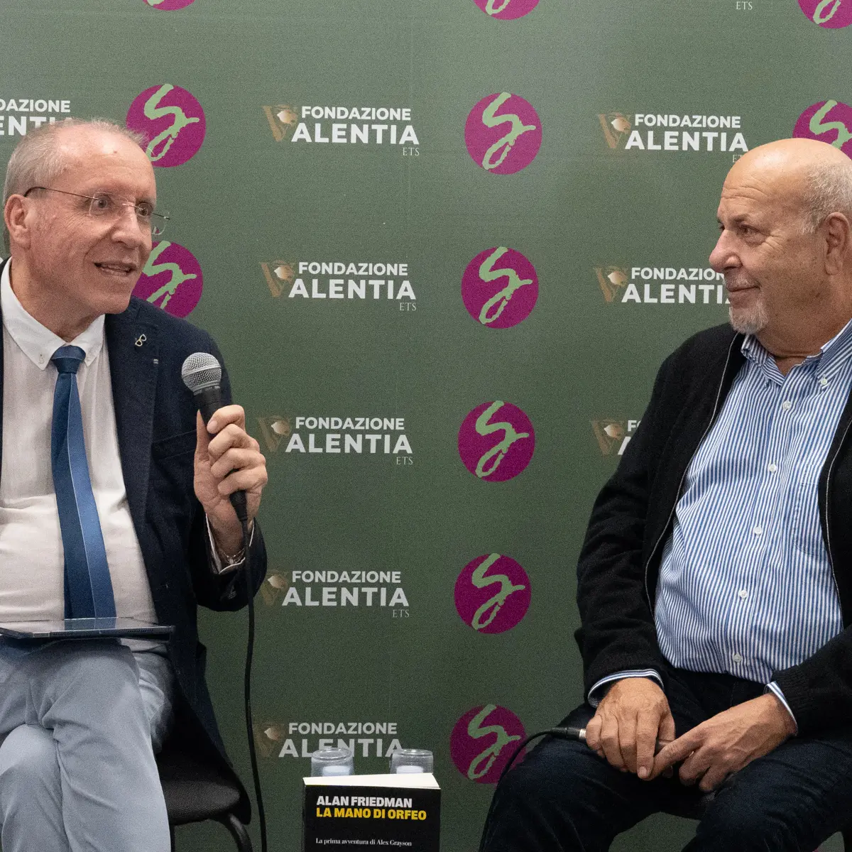 Alan Friedman senza filtri\u00A0a Vibo: «Trump è un pericolo e\u00A0il peggio deve ancora venire. Conte? Più vicino a Salvini che al Pd»\n
