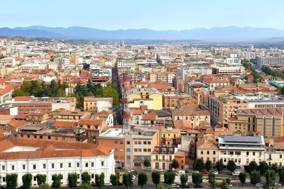 Cosenza nella top ten delle città più green, Reggio\u00A0in fondo alla classifica: ecco tutti i dati\n