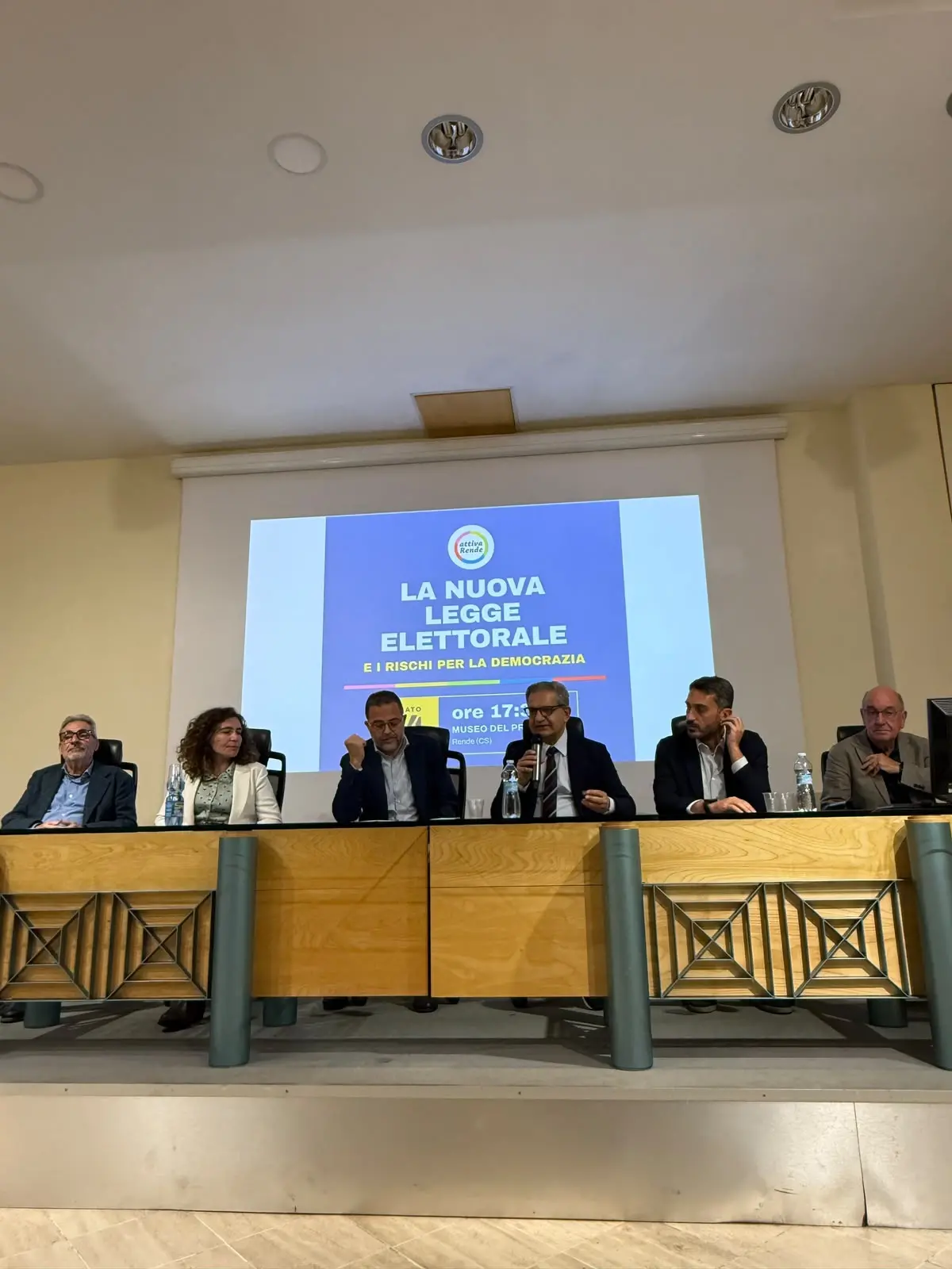Nuova legge elettorale, il centrosinistra si confronta a Rende: «Serve un fronte comune»\n