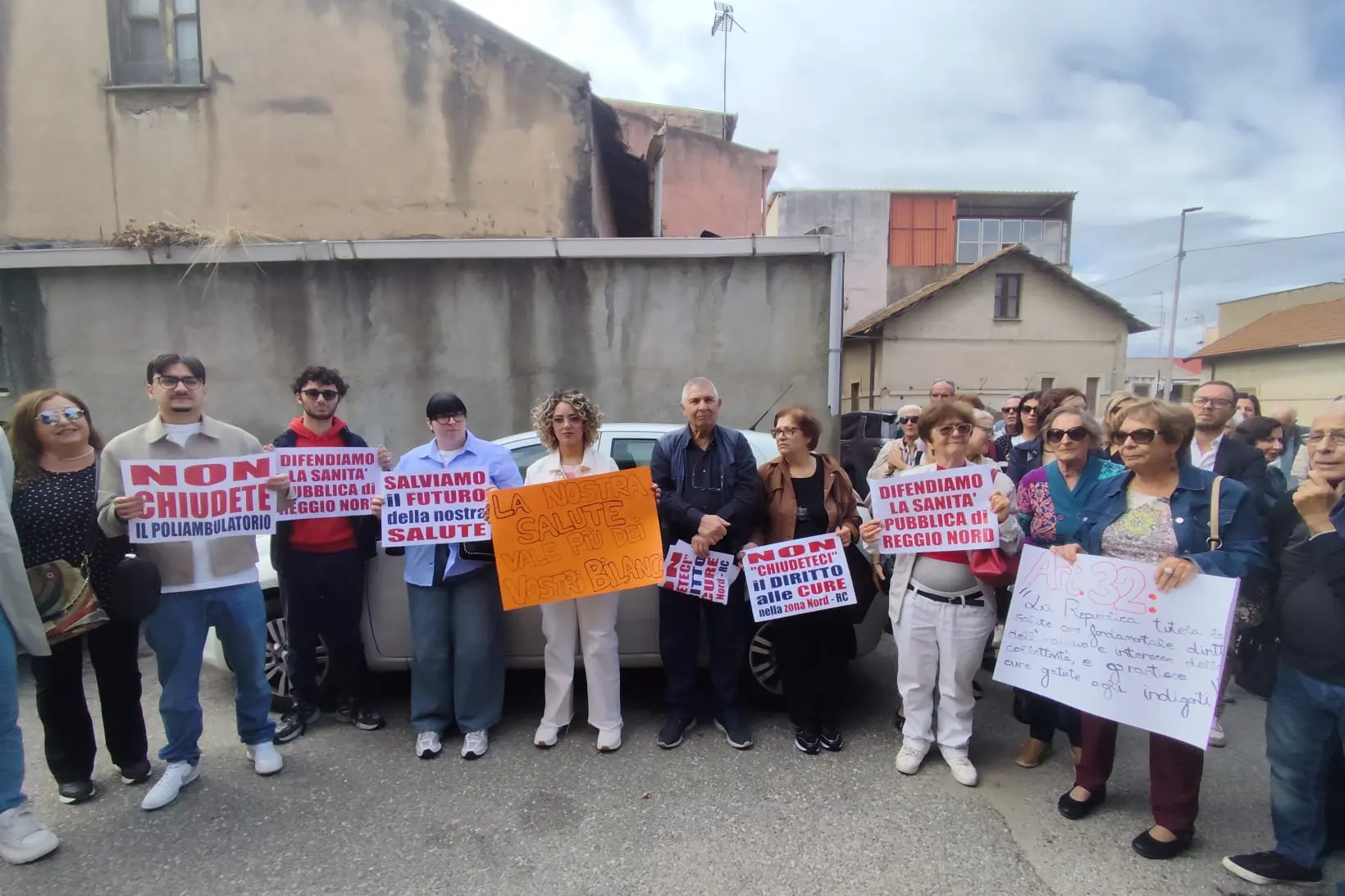 Poliambulatorio di Gallico, tante voci esasperate ed una sola richiesta: «La struttura non può e non deve chiudere»\n
