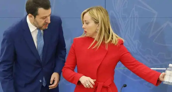 <p>Elezioni anticipate, Meloni e Salvini già in campagna elettorale: alleati al governo, rivali nella guerra dei consensi</p>