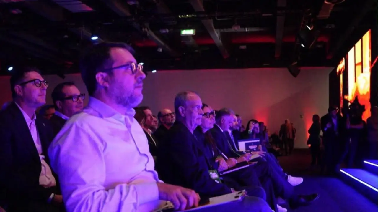 Salvini festeggia, la Lega calabrese aspetta: il congresso che non arriva, il secondo assessorato e l’ombra di Vannacci\n