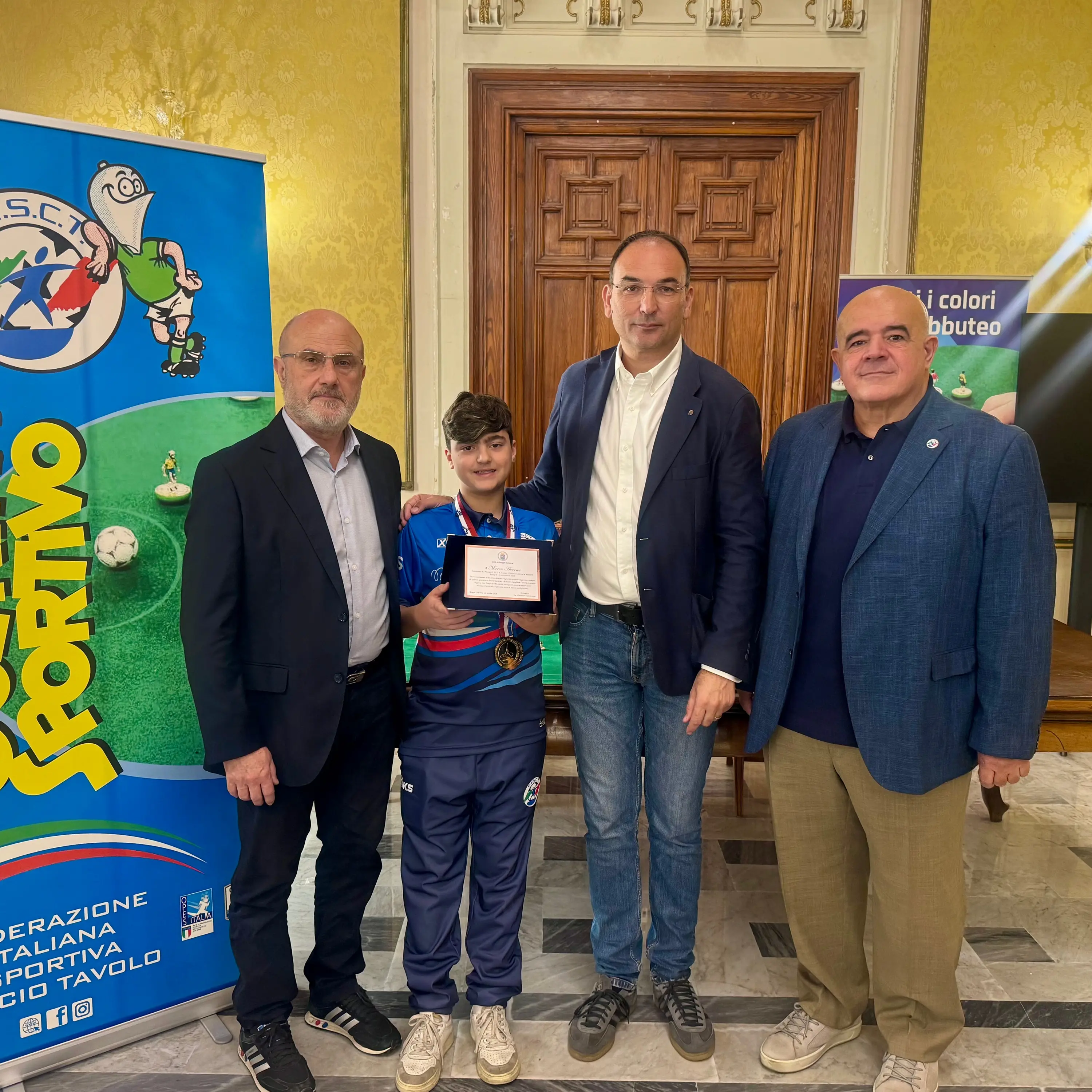 Reggio Calabria celebra Marco Averna, campione del mondo di Subbuteo Under 12:\u00A0«Orgoglio per l’intera comunità»\n