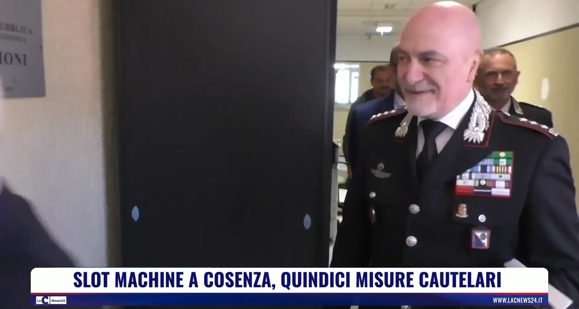 Slot machine a Cosenza, quindici misure cautelari