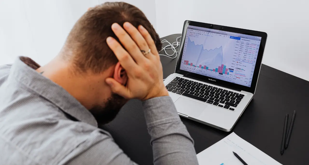 Italia sull'orlo del fallimento:\u00A010mila\u00A0aziende in liquidazione,\u00A07 milioni di persone rischiano di perdere casa e lavoro per i debiti\n
