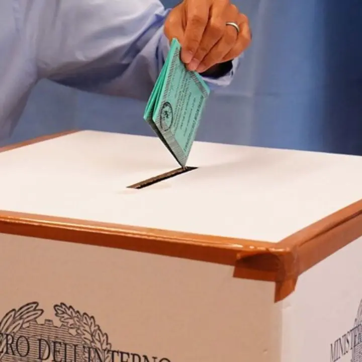 Voto degli elettori fuori sede, al via le domande con scadenza al 31 dicembre per l'iscrizione all'elenco comunale (LINK)\n