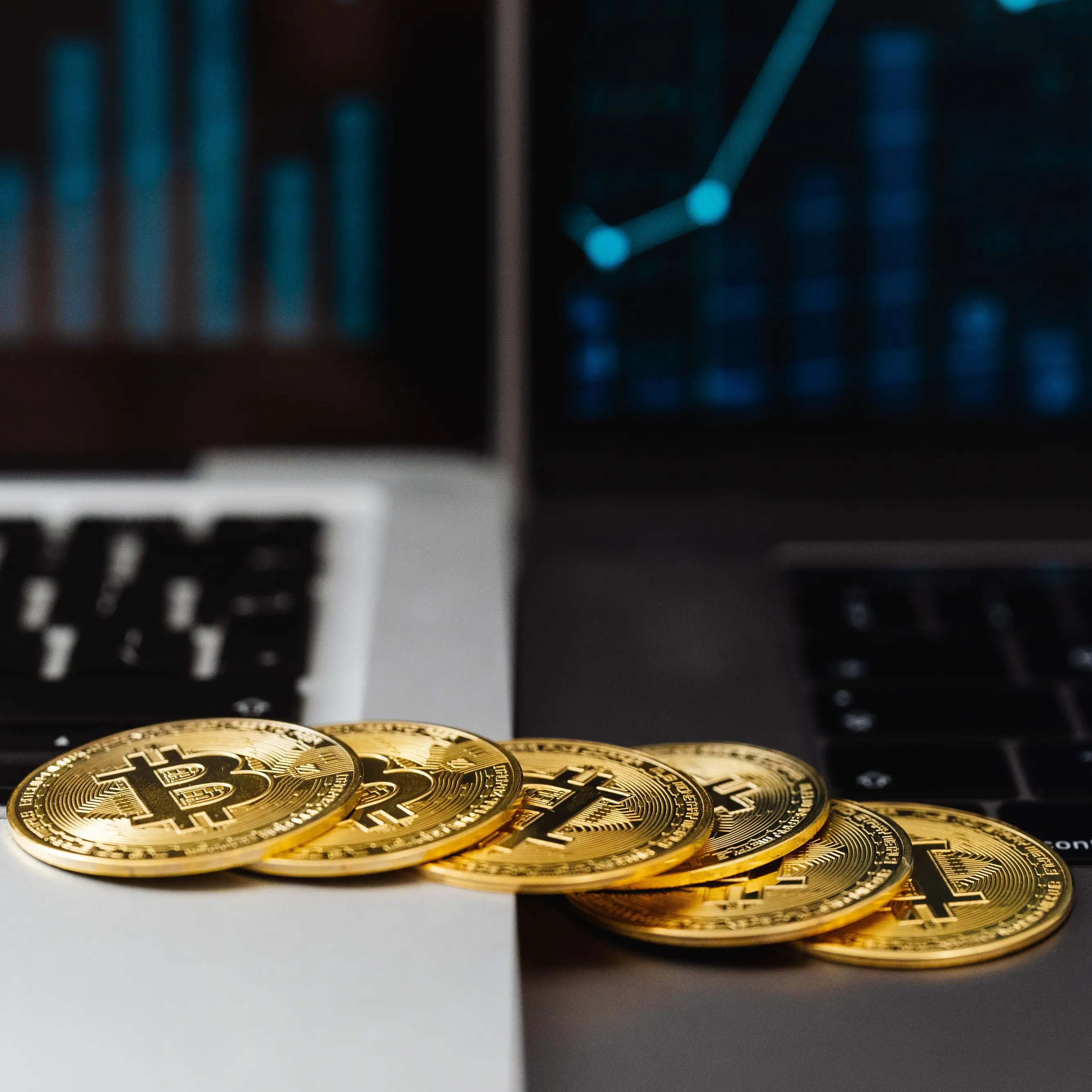 La banca occulta della ’ndrangheta e il giro del mondo delle criptovalute: così i milioni correvano dal Canada al Lussemburgo\n