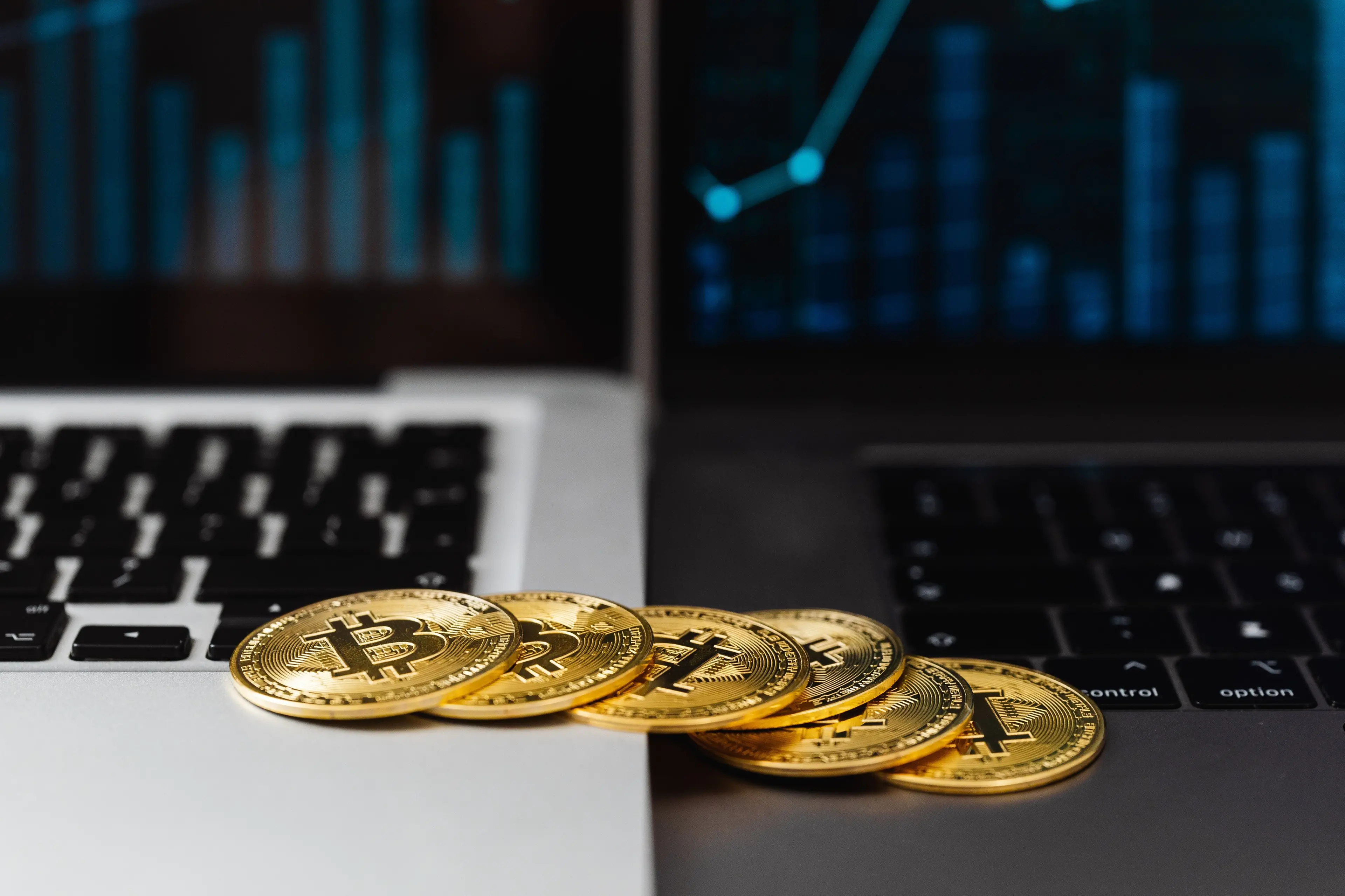 La banca occulta della ’ndrangheta e il giro del mondo delle criptovalute: così i milioni correvano dal Canada al Lussemburgo\n