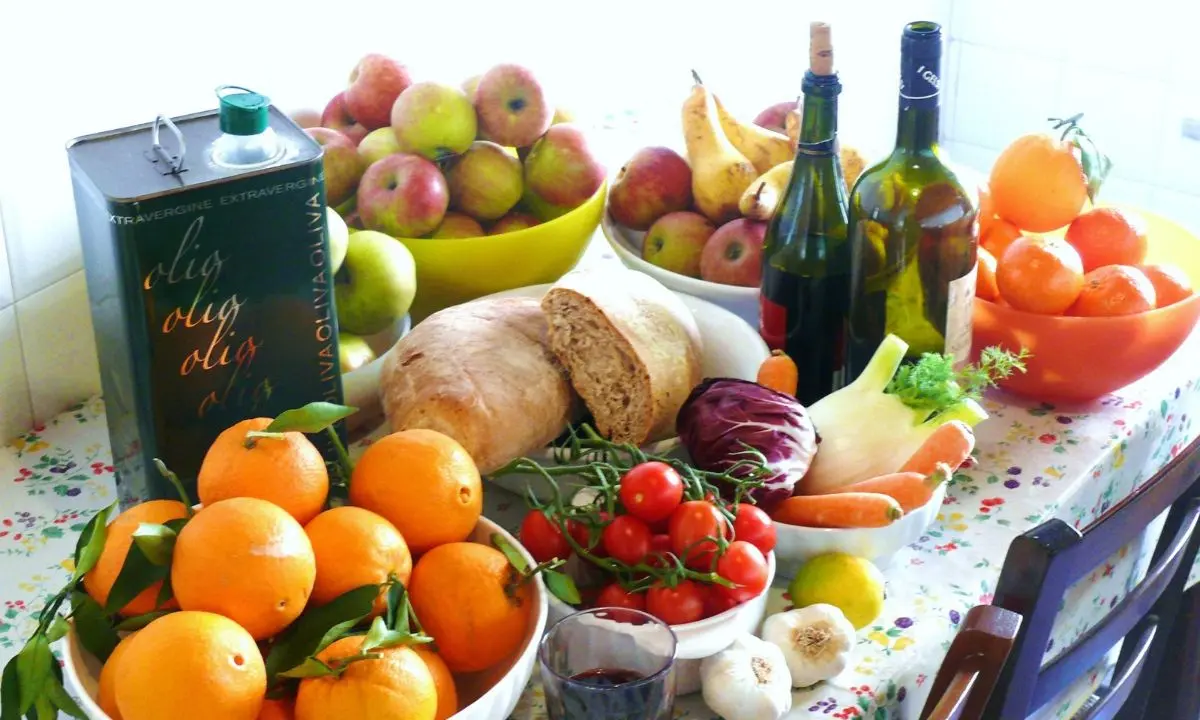 Dieta mediterranea nelle mense scolastiche di Cosenza, FareAmbiente sostiene il progetto di educazione alimentare\n