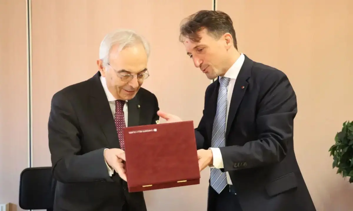 Il presidente della Consulta Amoroso all’Unical: «L’articolo 1 della Costituzione è una proclamazione solenne, ma è anche un progetto»\n