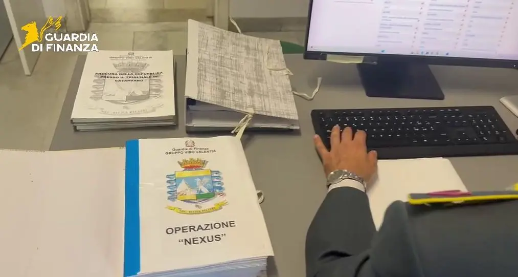 <p>Maxi <span style=\"color:hsl(0, 75%, 60%);\">sequestro da 4 milioni di euro</span>, nel mirino un broker del narcotraffico legato alla cosca Mancuso</p>