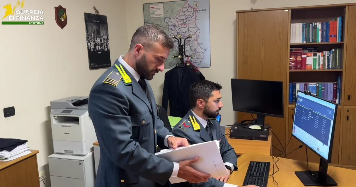 Bancarotta fraudolenta nella\u00A0costruzione di\u00A0edifici residenziali: sequestri per oltre 4,5 milioni di euro e 16 indagati a\u00A0Crotone\n
