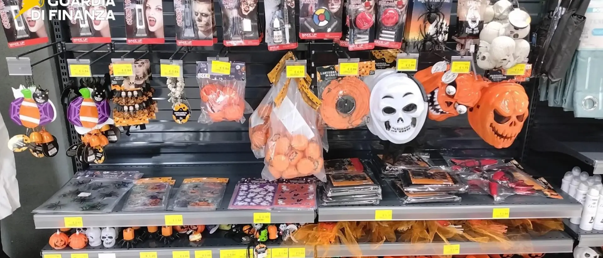Nel Cosentino\u00A0sequestrati 300mila prodotti non sicuri in vista di Halloween\n