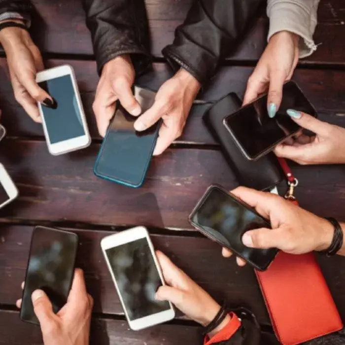 Il 91% dei reggini usa lo smartphone quando non ha nulla da fare\n
