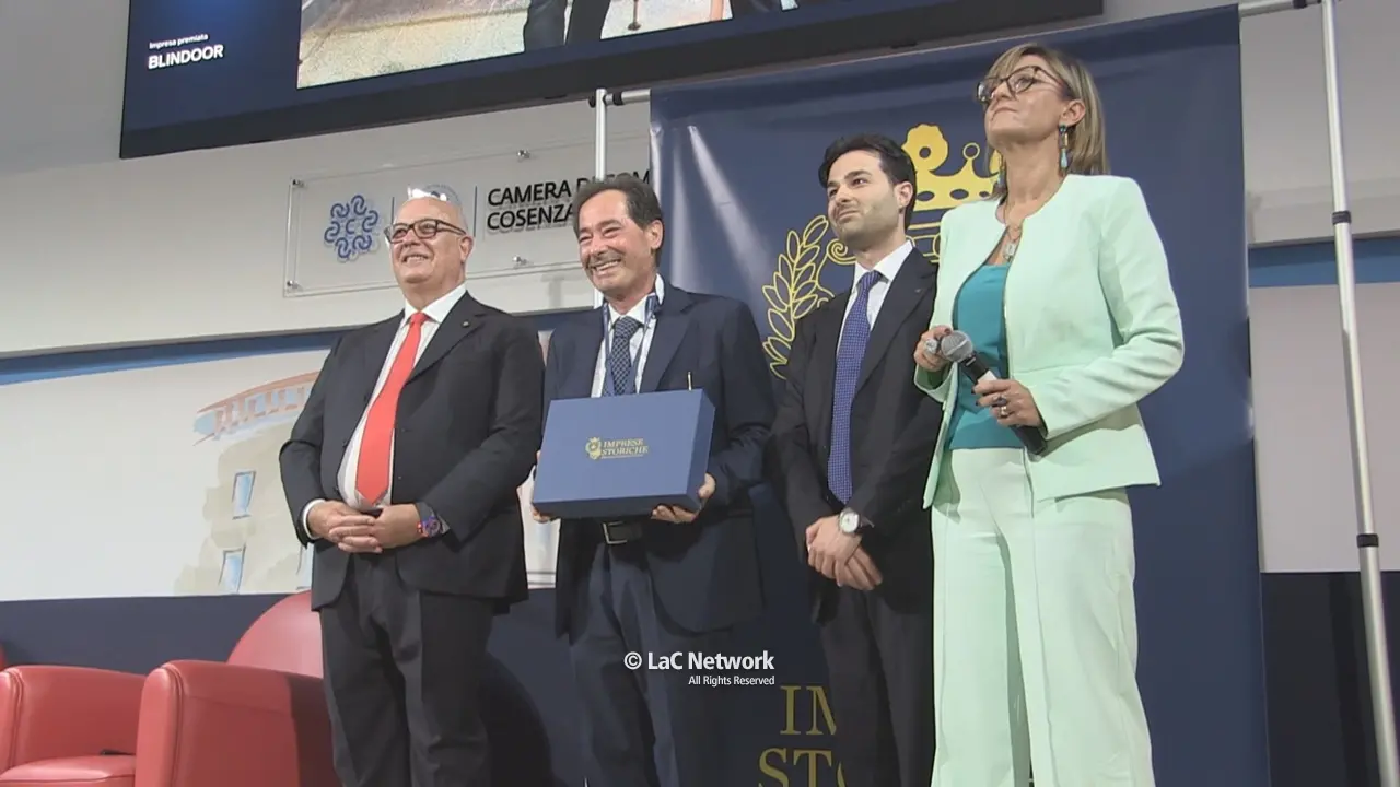 Imprese storiche, la Camera di Commercio di Cosenza premia la longevità aziendale: «Non solo imprenditori, ma eroi»\n