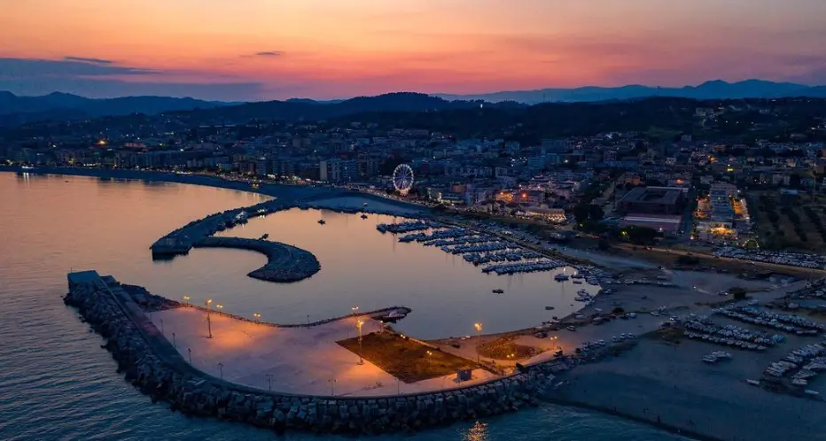 Porto di Catanzaro, approvata la delibera per l'intesa con la Lega Navale: il pontile resterà al Comune\n