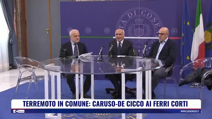 Terremoto in Comune: Caruso-De Cicco ai ferri corti