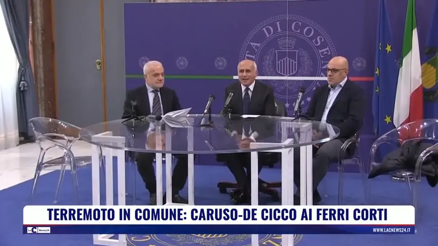 Terremoto in Comune: Caruso-De Cicco ai ferri corti