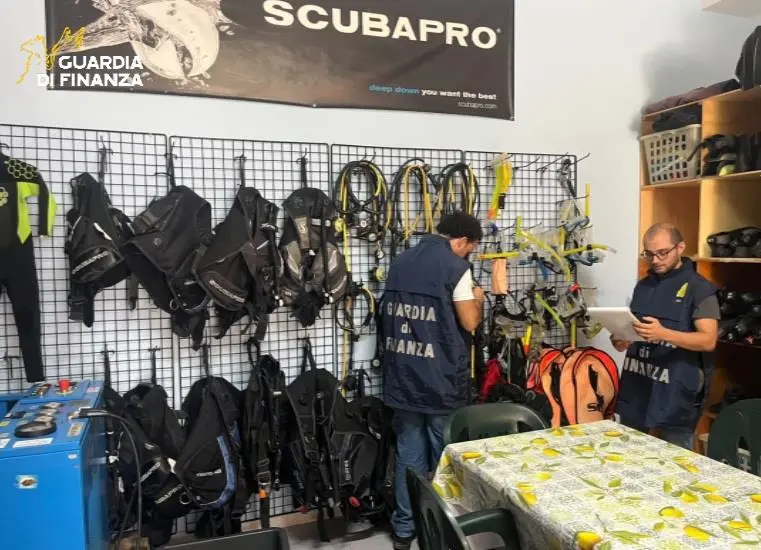 Controlli nei diving center in Calabria: multe e sequestri