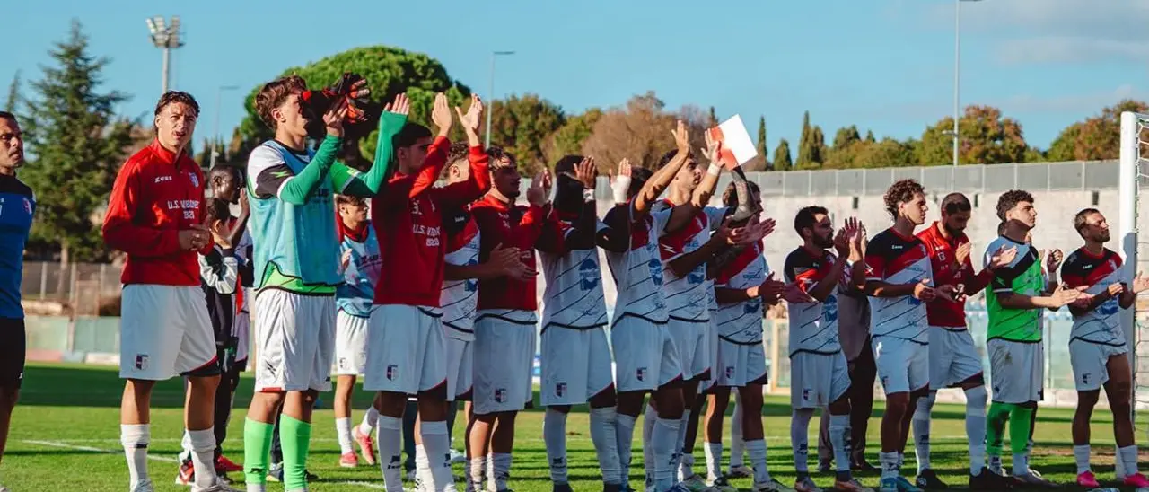 Vibonese Calcio, un novembre di fuoco per consolidare i vertici: all’orizzonte c’è il derby col Sambiase\n