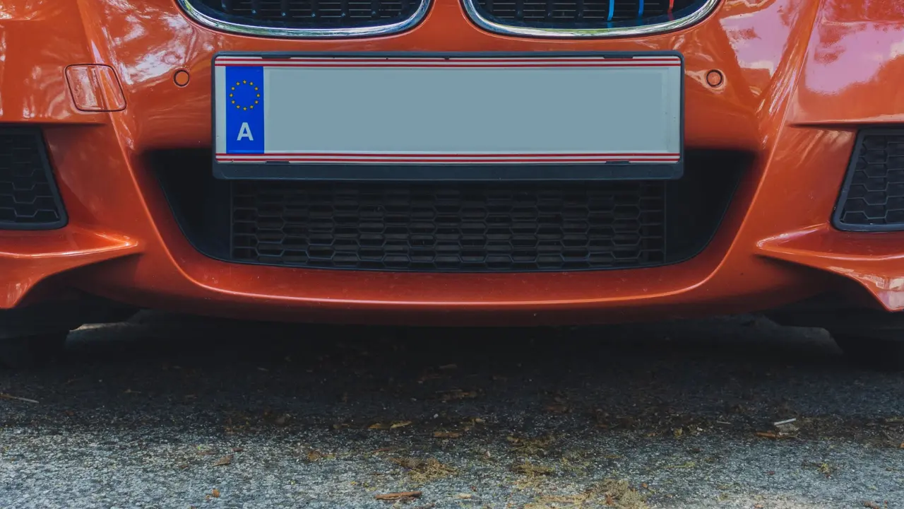 Arrivano le targhe personalizzate per auto e moto, ma la scelta costa 600 euro\n