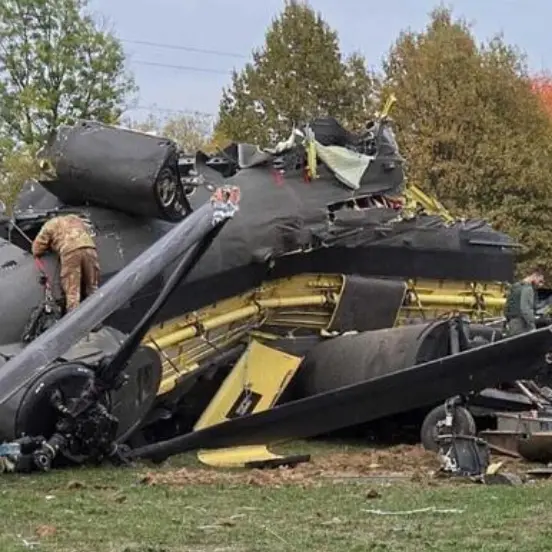 Elicottero italiano precipita in Bosnia, quattro militari morti e undici feriti. Crosetto: «Mi inginocchio davanti a voi»\n