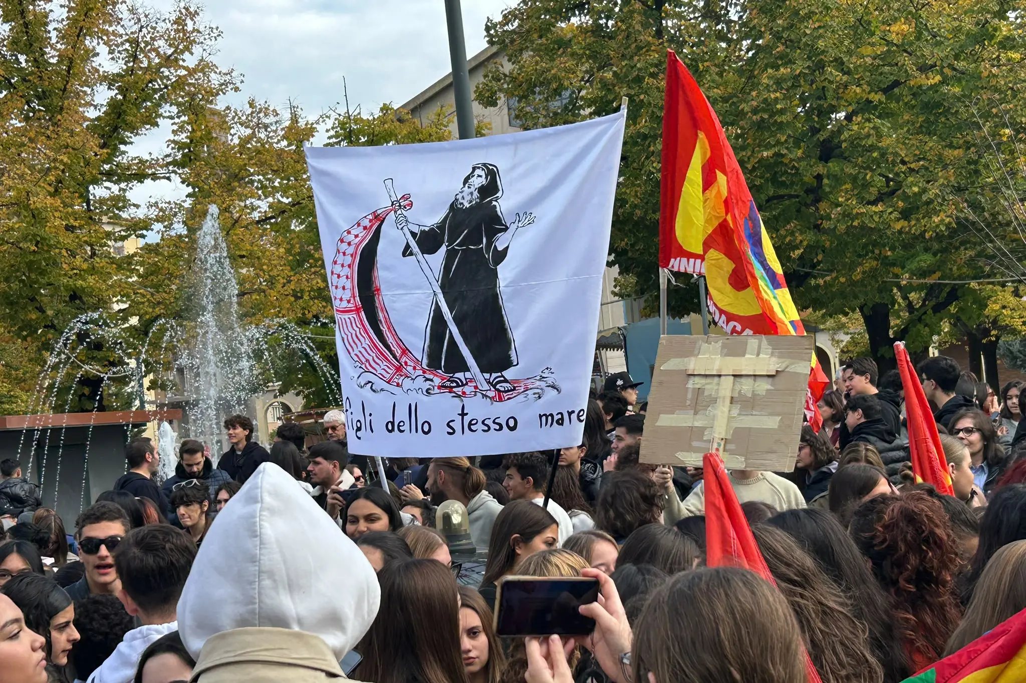 <p>A Cosenza lo sciopero regionale dell’Usb, in piazza contro carovita e spese militari</p>