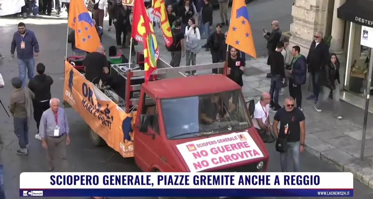 Sciopero generale, piazze gremite anche a Reggio