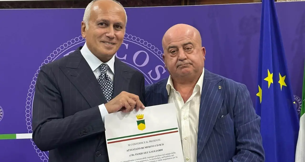 Cosenza, conferito l’attestato di Merito Civico al medico dell’elisoccorso Pasquale Gagliardi\n